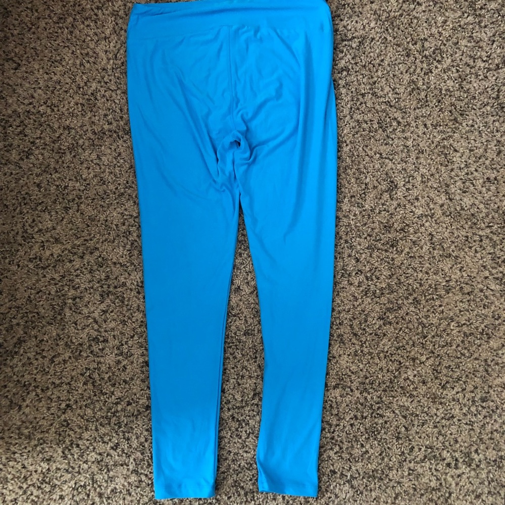 EUC Women’s LuLaRoe Tall & Curvy Leggings - Picture 3 of 5